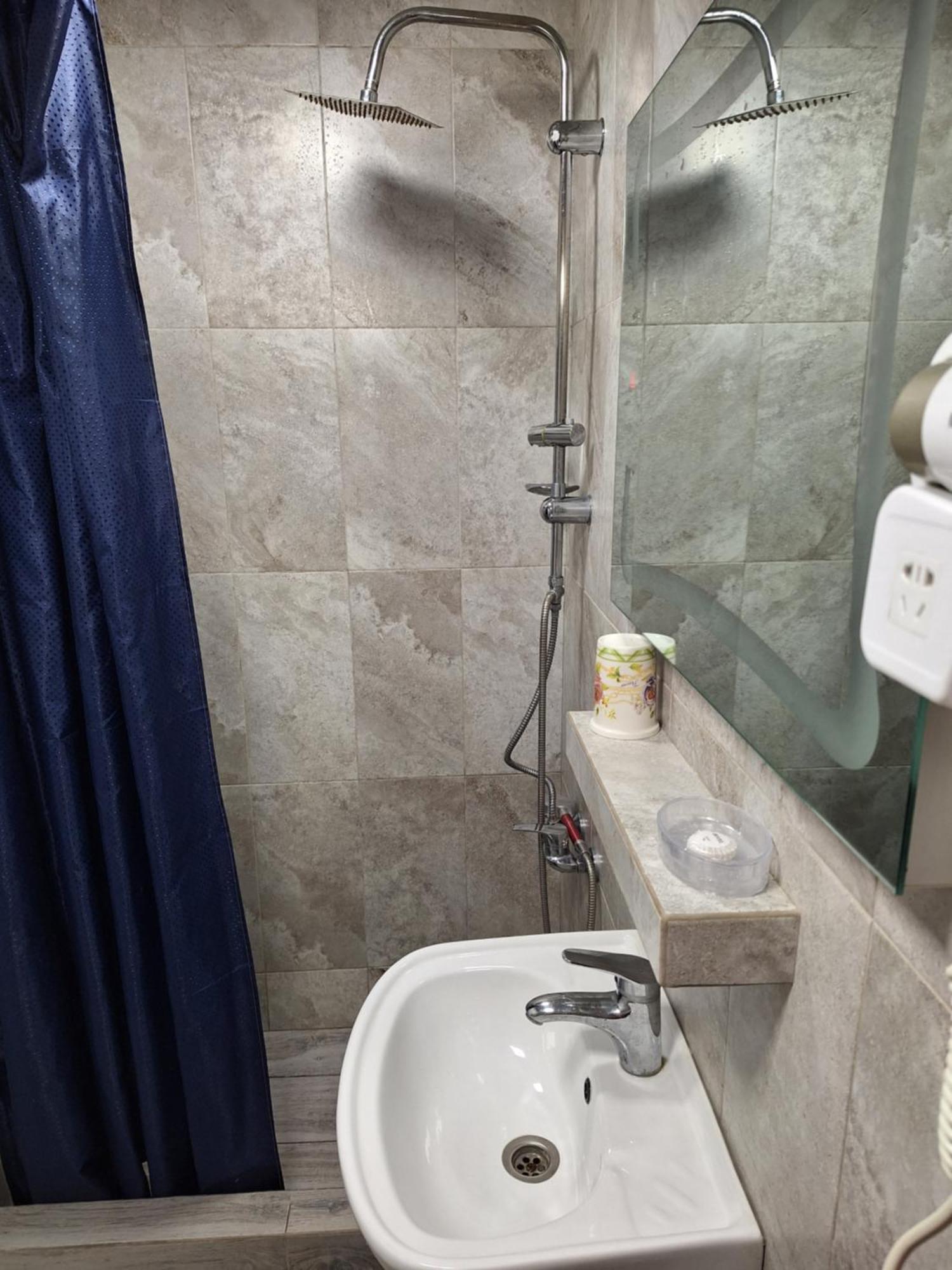 Guest House 15A Кутаїсі Екстер'єр фото
