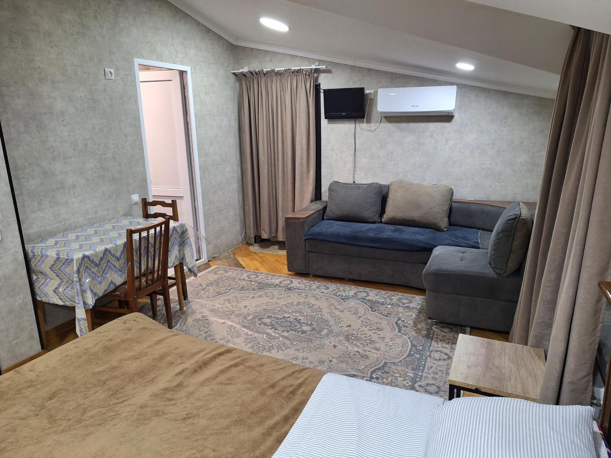 Guest House 15A Кутаїсі Екстер'єр фото